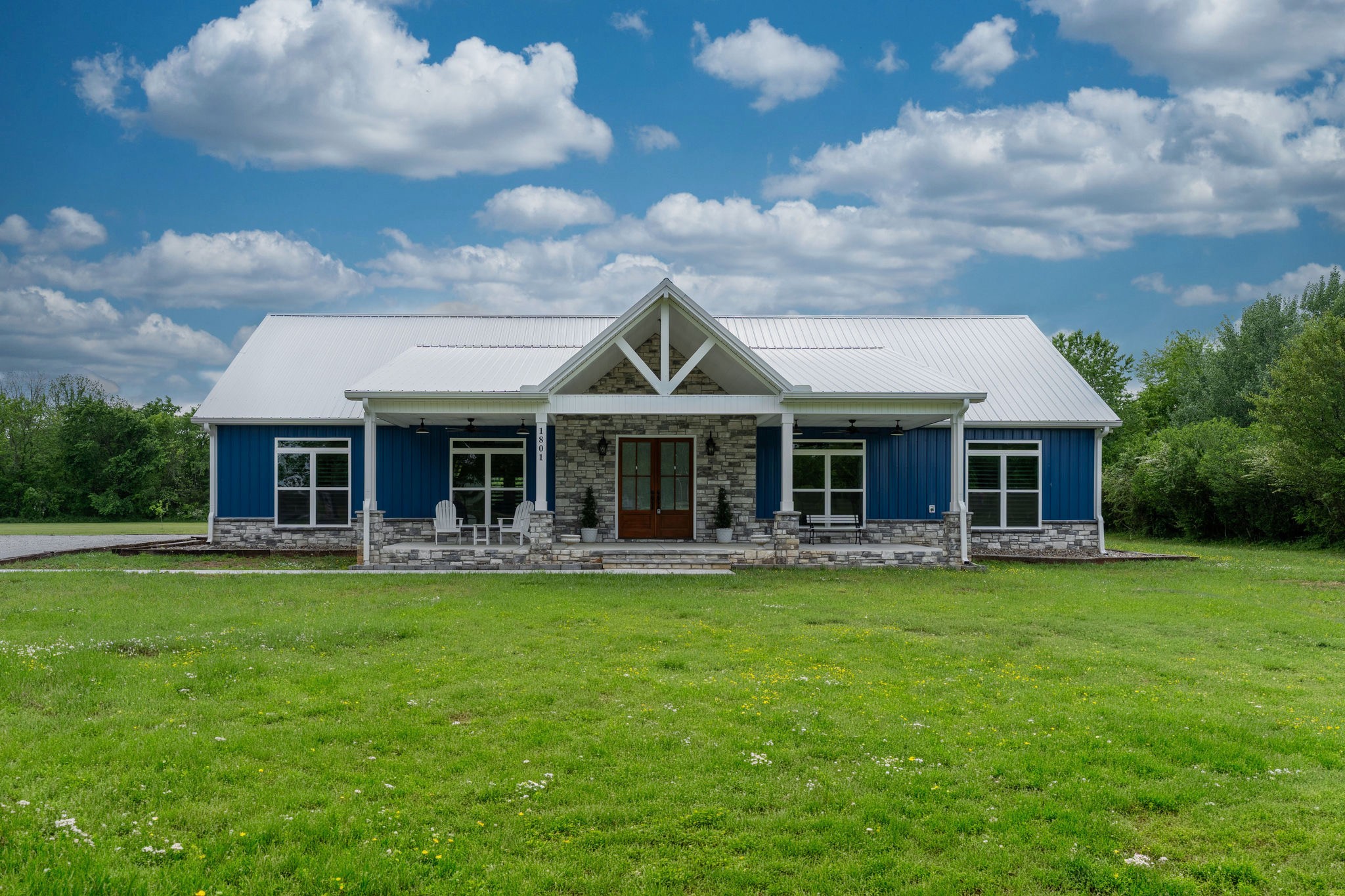 1801 Twin Caves Dr — photo