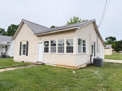 102 Hodges St, N — photo