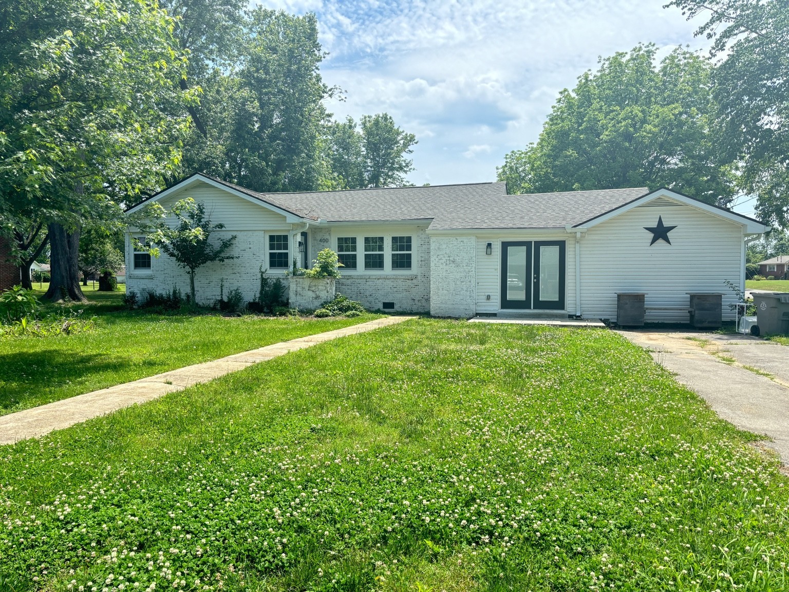 400 Circle Dr — photo