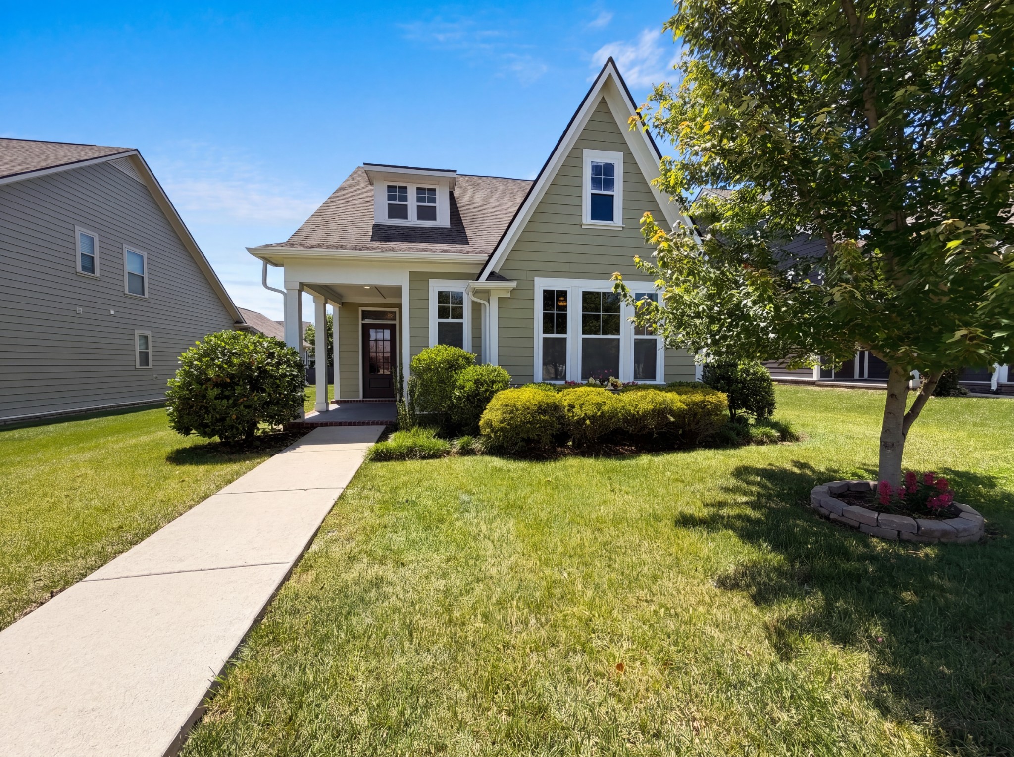 766 Ewell Farm Dr — photo