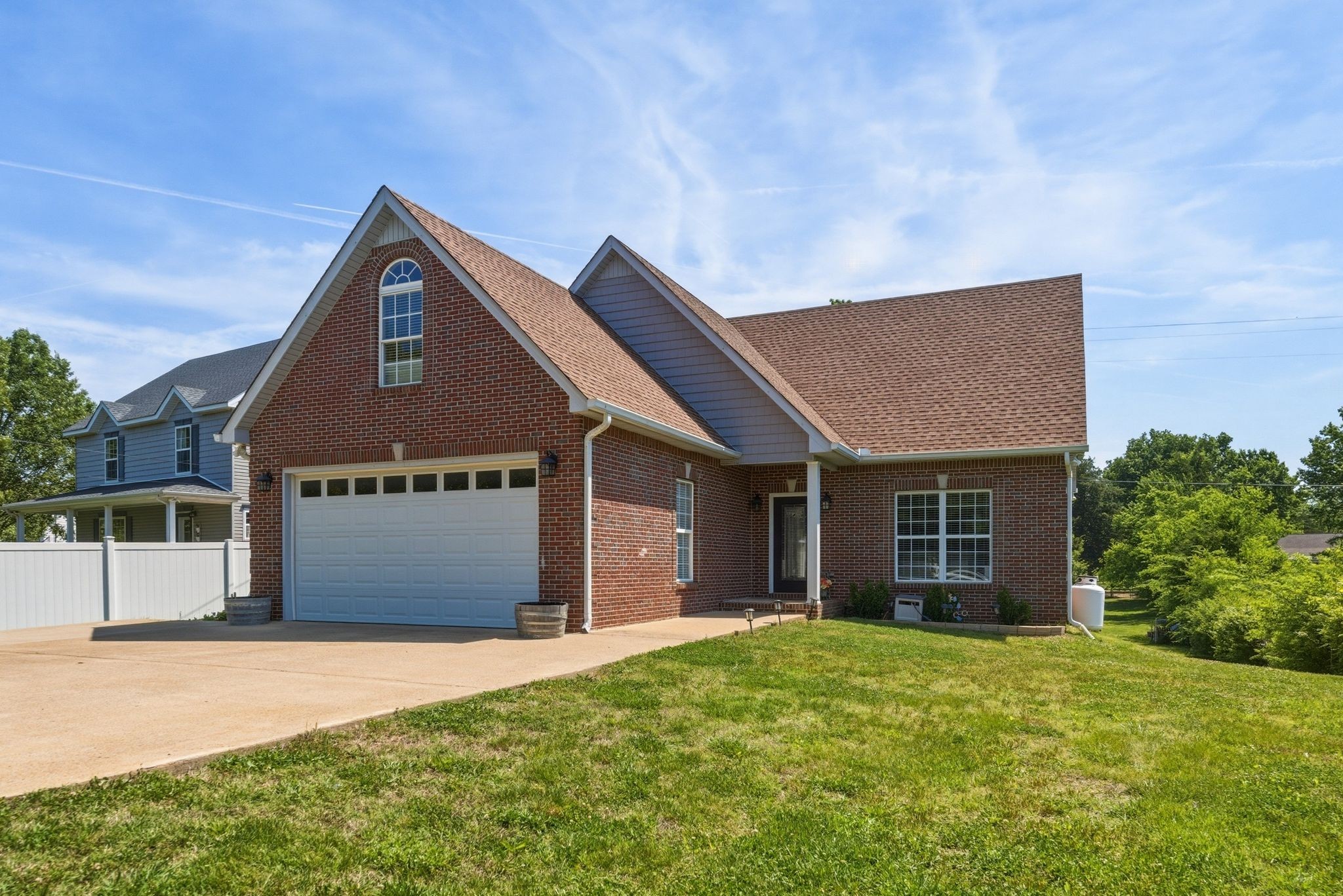 13535 Versailles Rd — photo