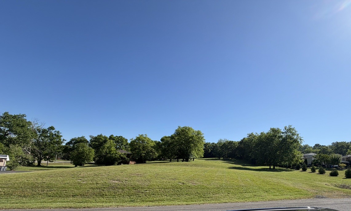 104 Ellen Dr — photo