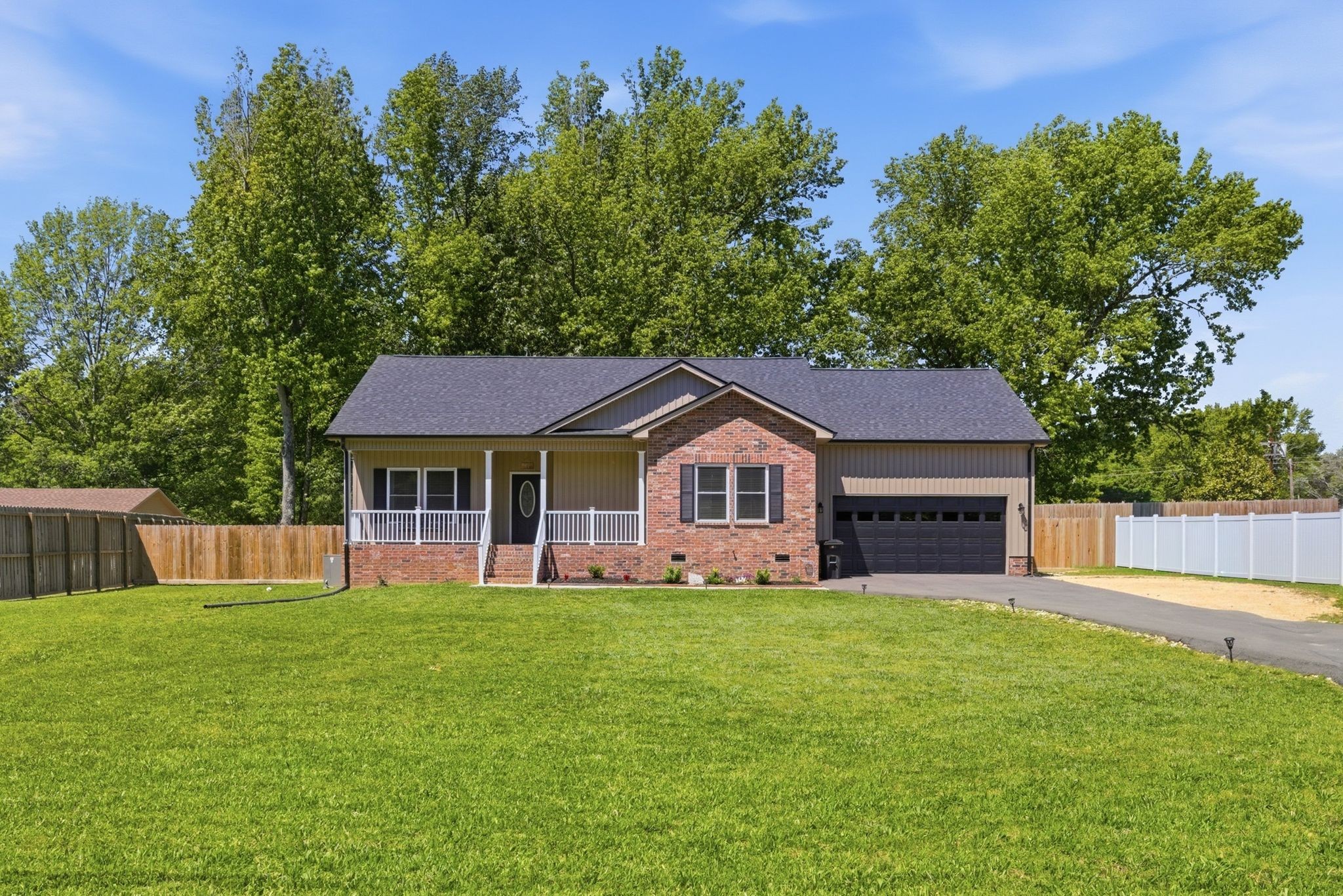 208 Avalon Dr — photo