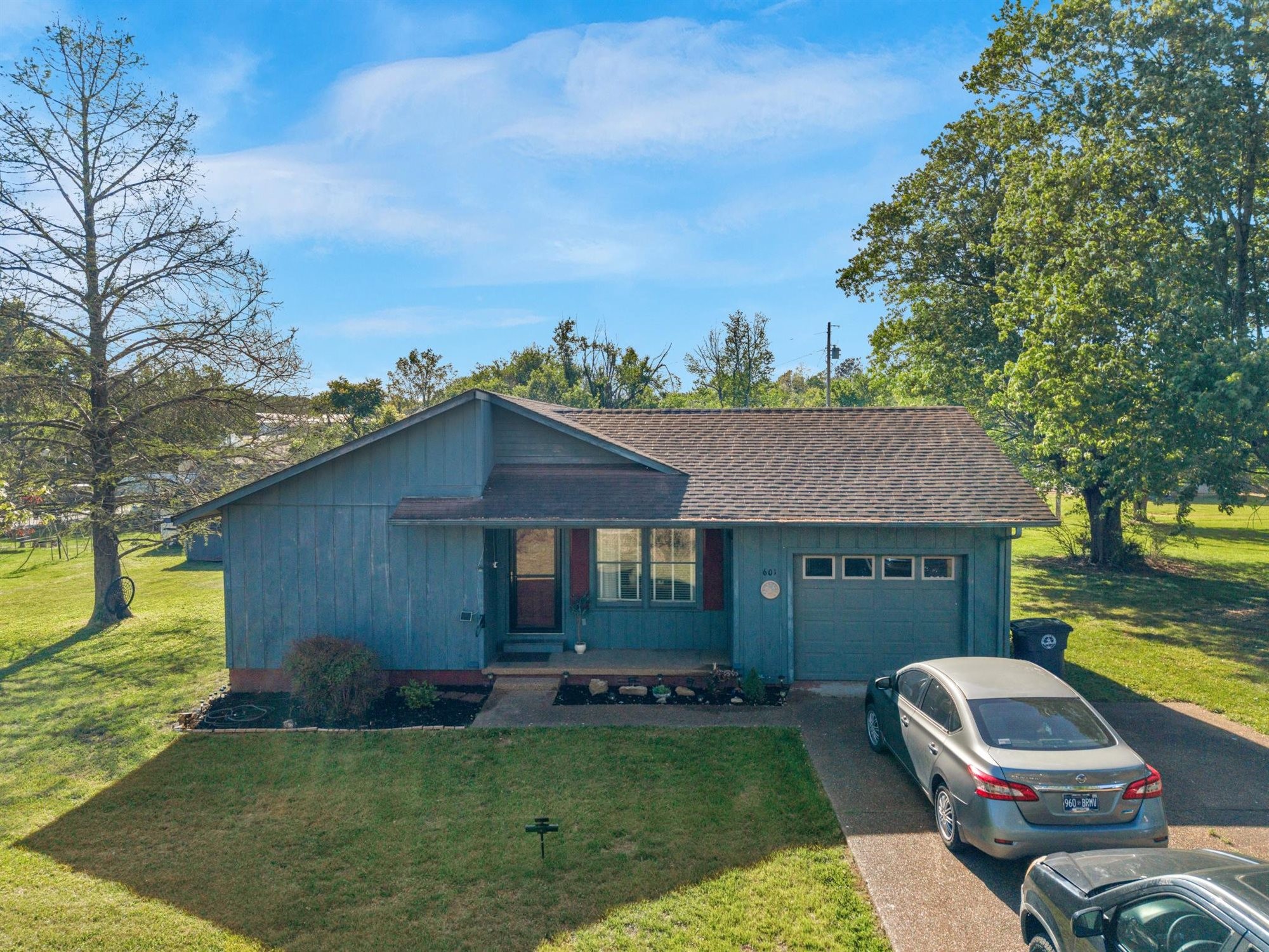 601 Courthouse View St — photo