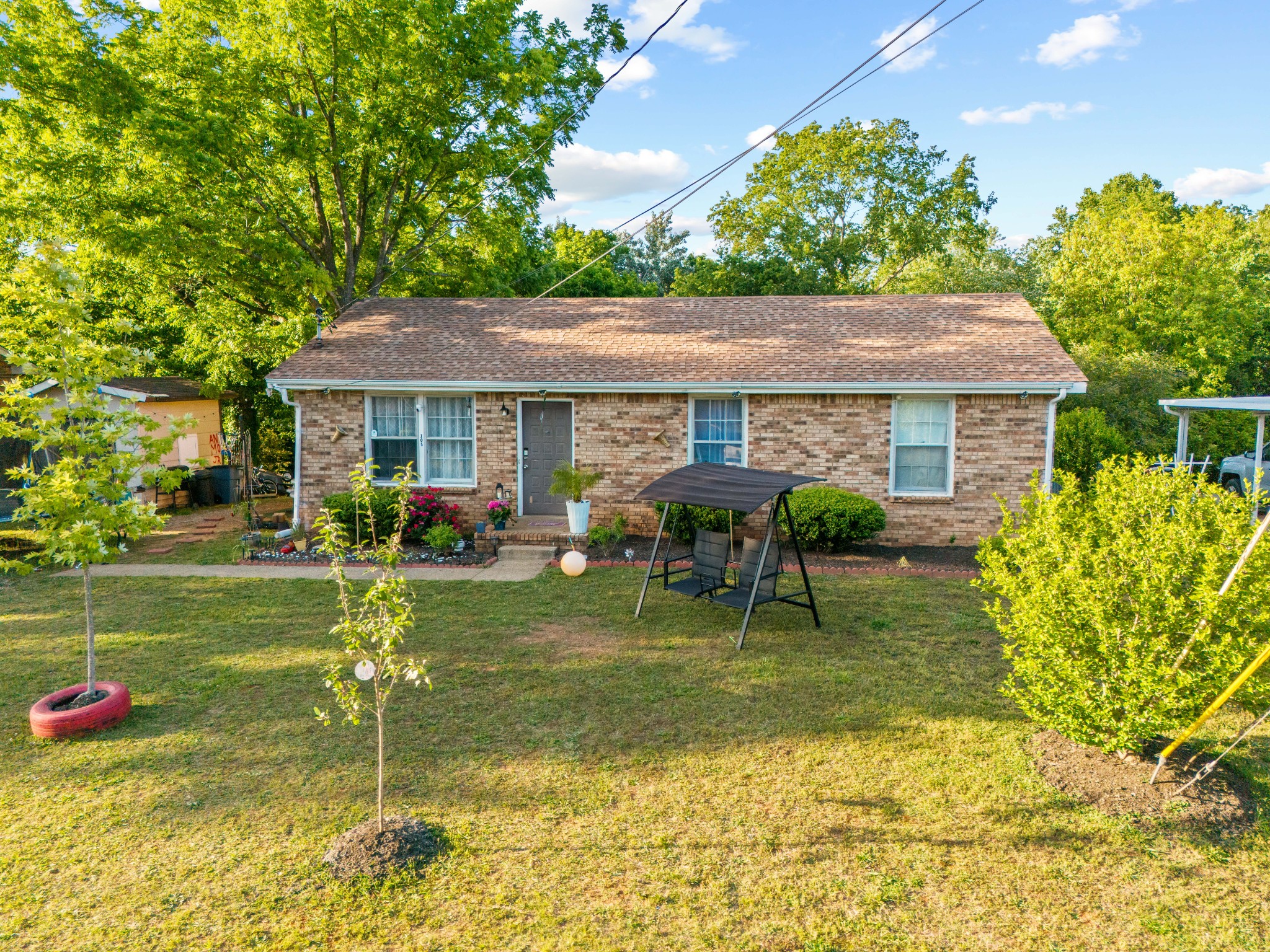 105 Bellamy Ct — photo