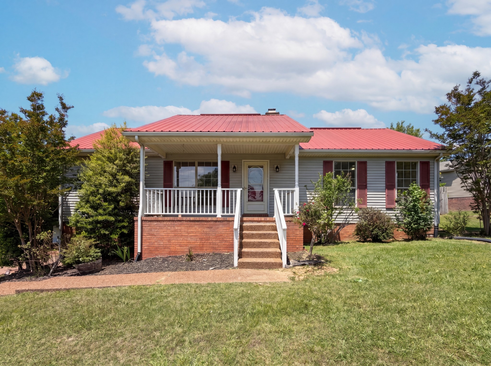 1037 Shadowbrook Dr — photo