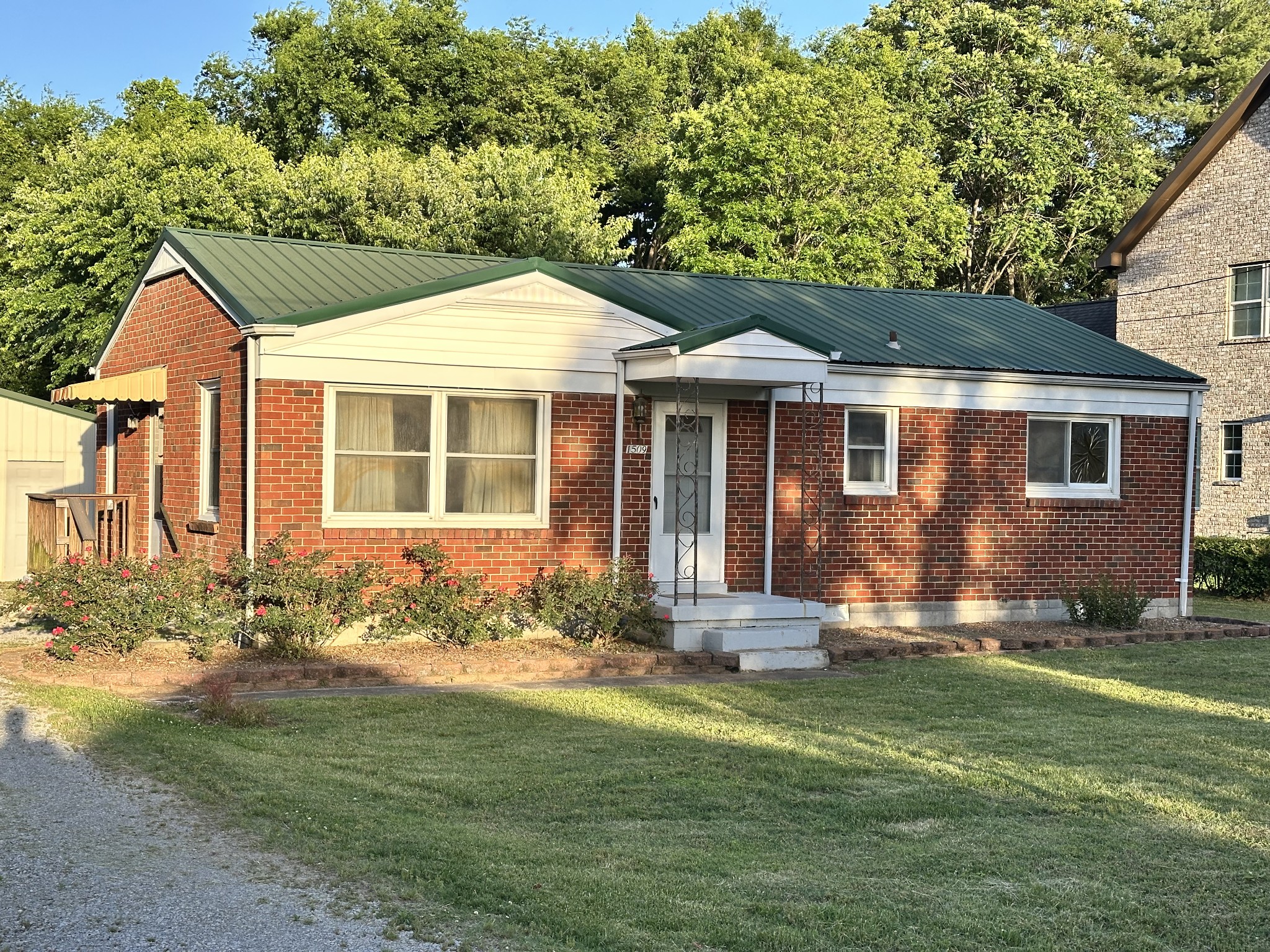 1509 Sunset Dr — photo