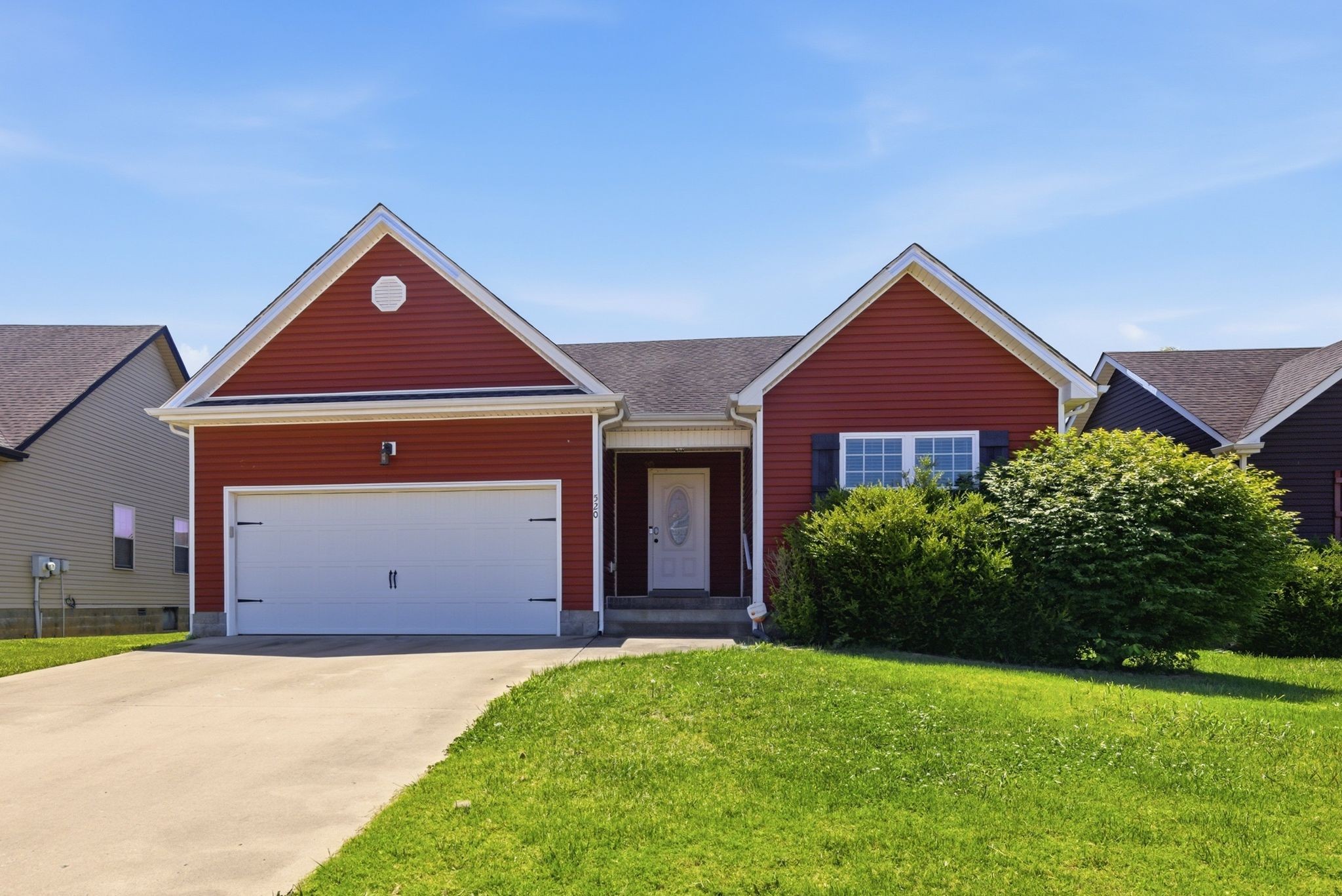 520 Falkland Cir — photo
