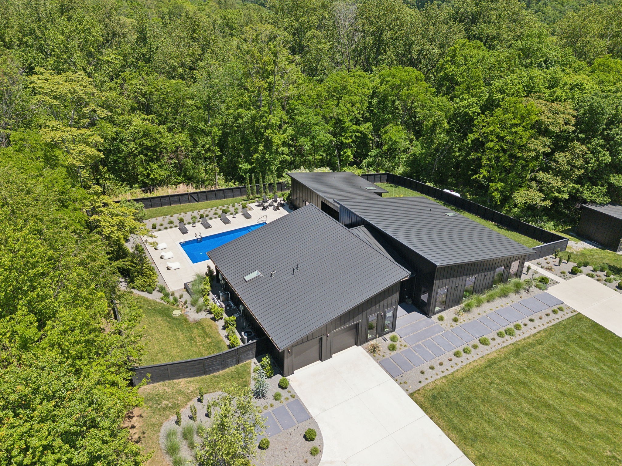 4160 Clovercroft Rd — photo