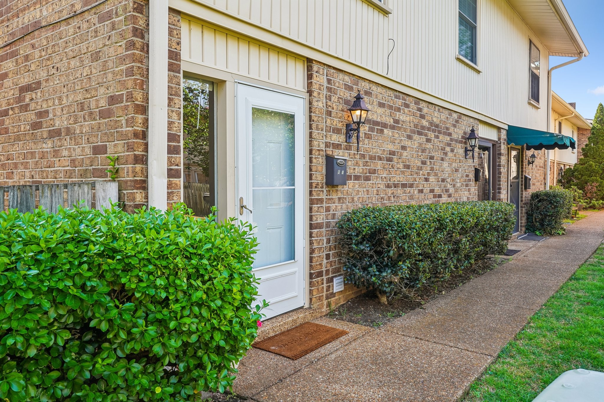 2116 Hobbs Rd K1 — photo