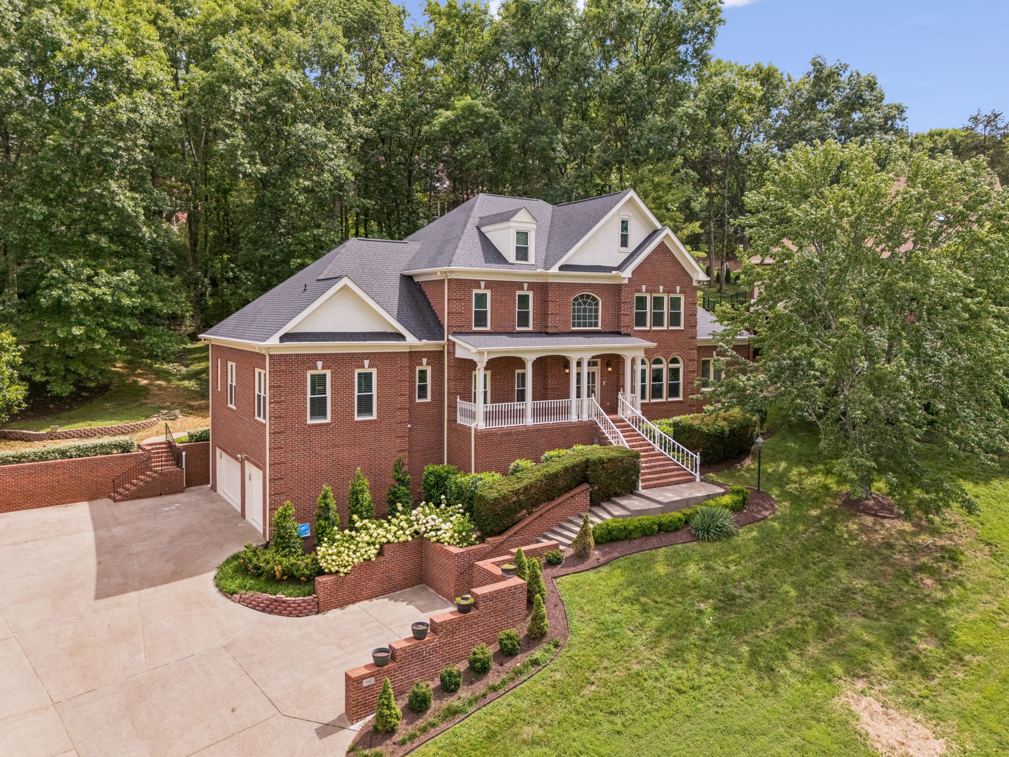 512 Grand Oaks Dr — photo
