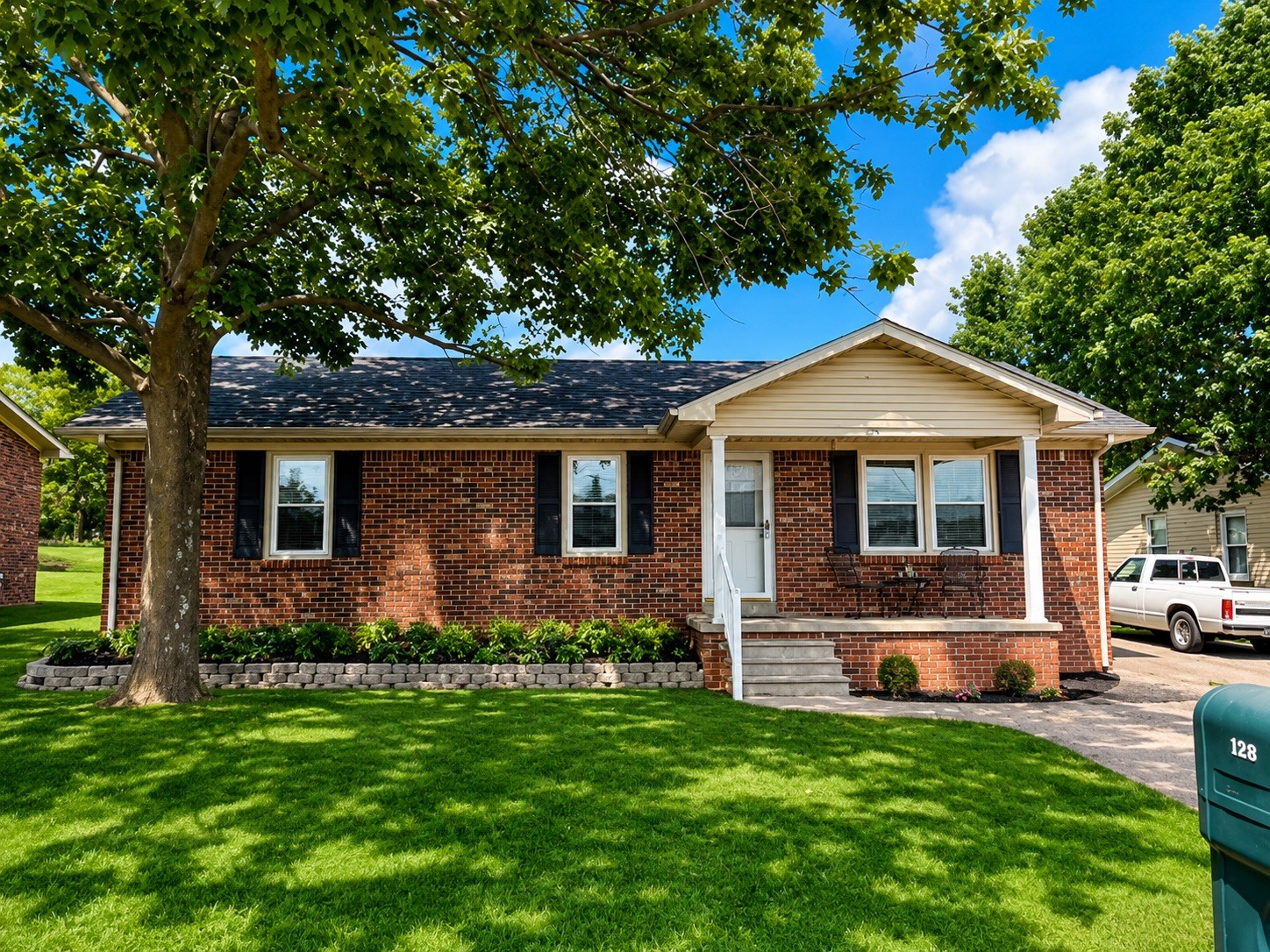 117 Elaine Ct — photo