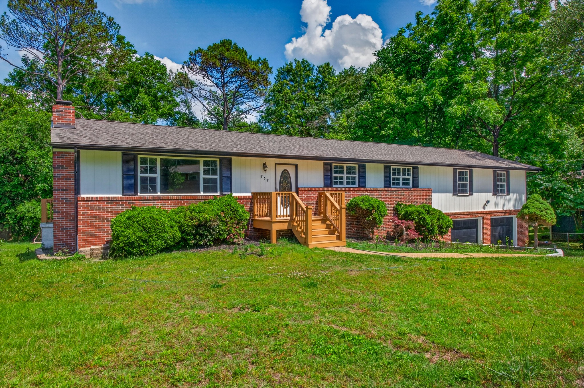 968 W Circle Drive — photo