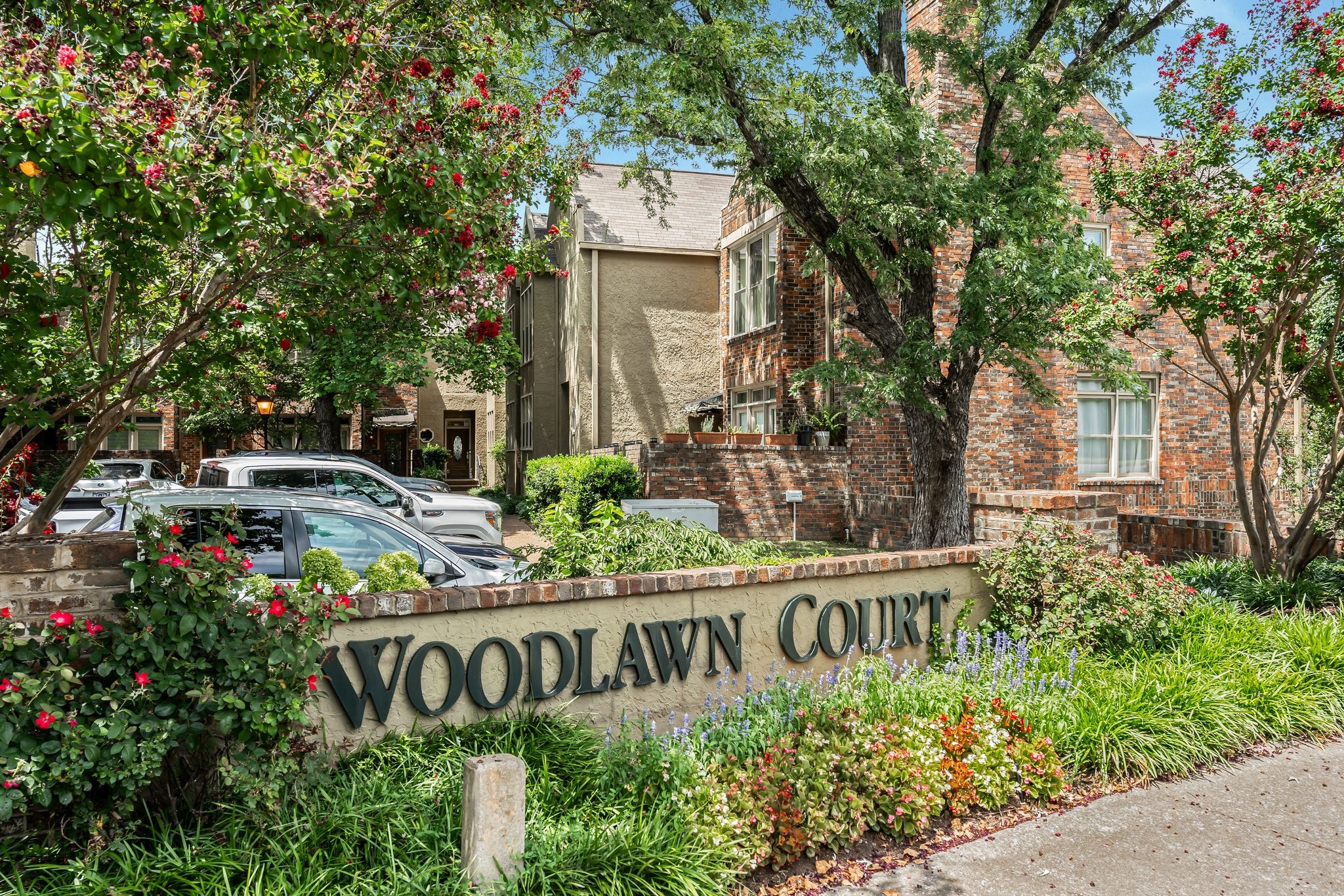 2828 Woodlawn Drive — photo