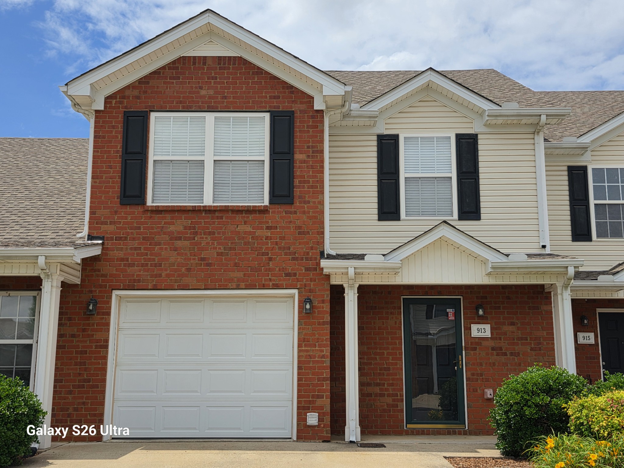 913 Sitting Bull Xing — photo