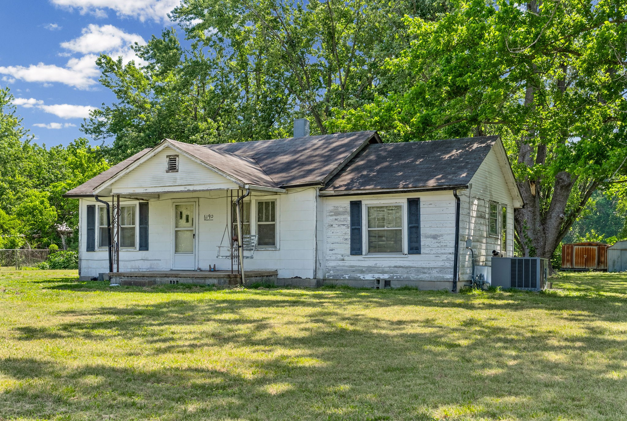 6190 Eatons Creek Rd — photo