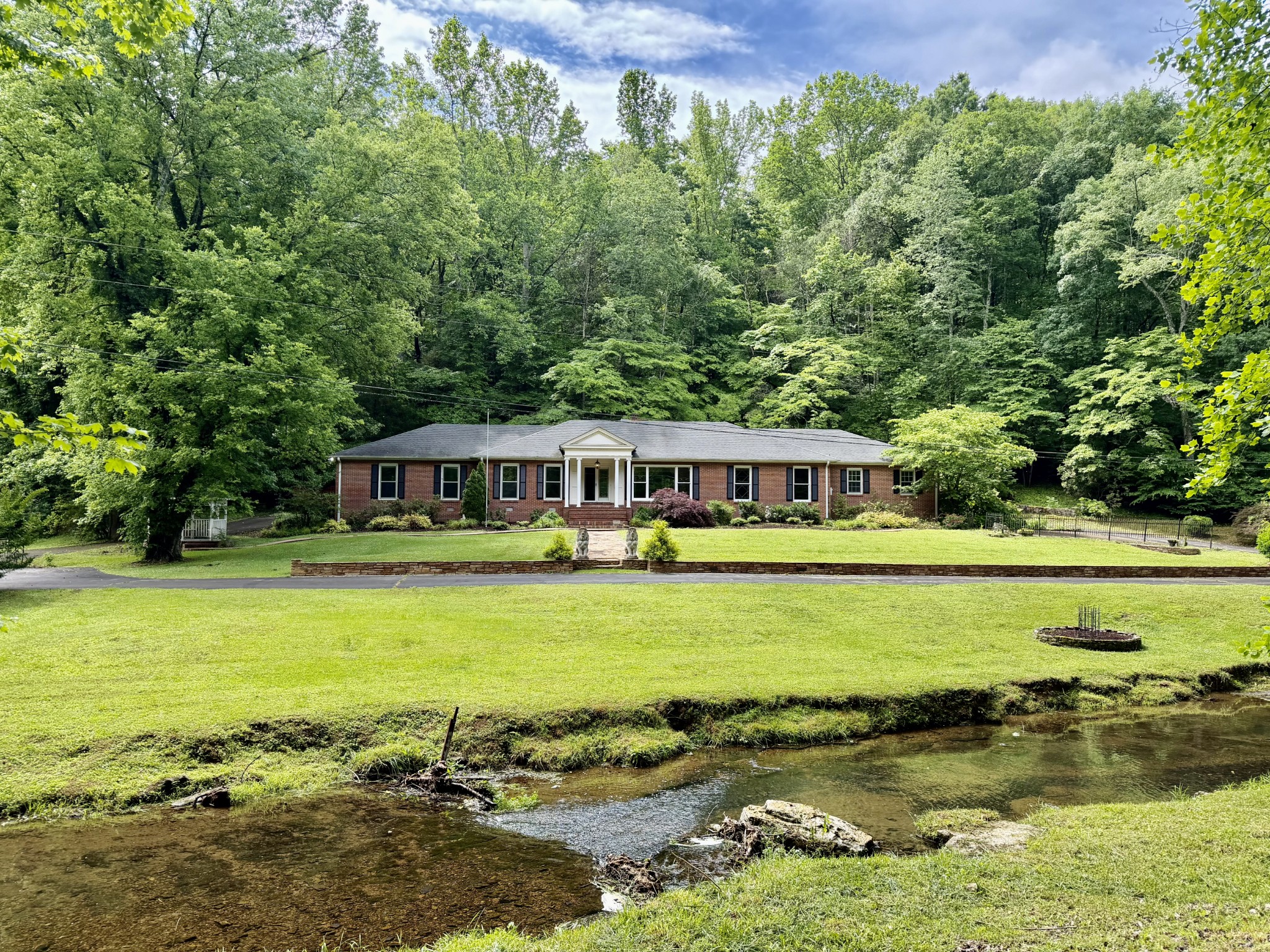 230 Raven Bluff Road, Lawrenceburg, TN 38464