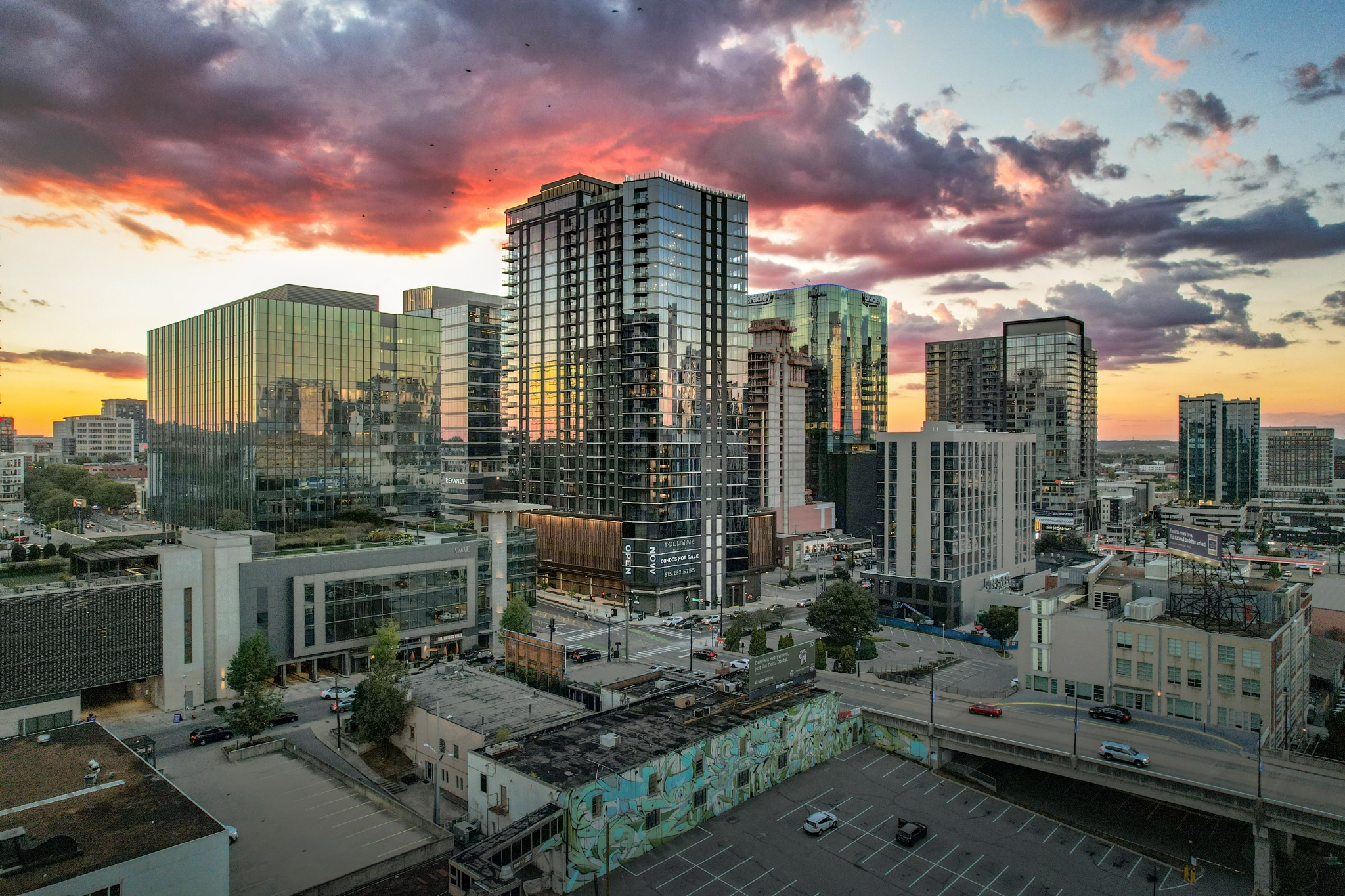 1212 Demonbreun St 1511 — photo