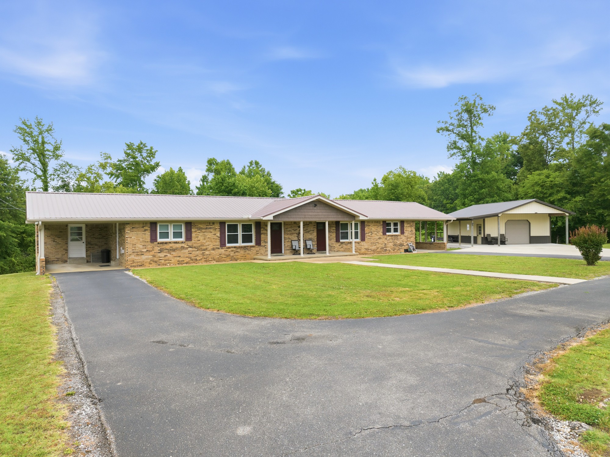 944 Brooksie Thompson Road, Decaturville, TN 38329