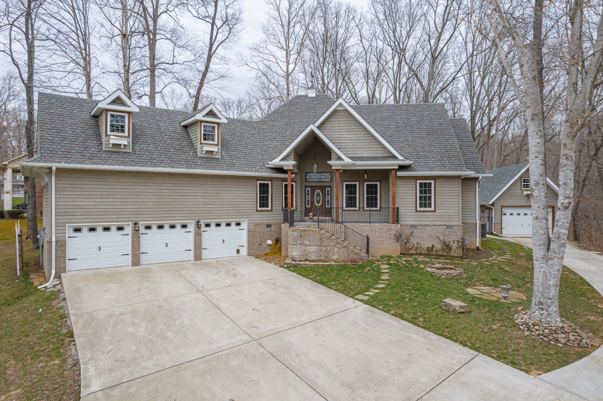550 Laurel Crown Rd — photo