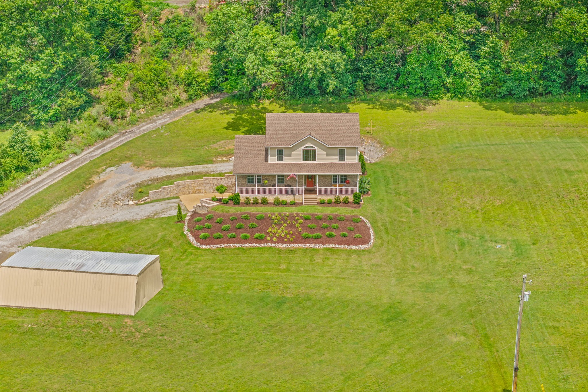 590A Lindsey Hollow Rd — photo