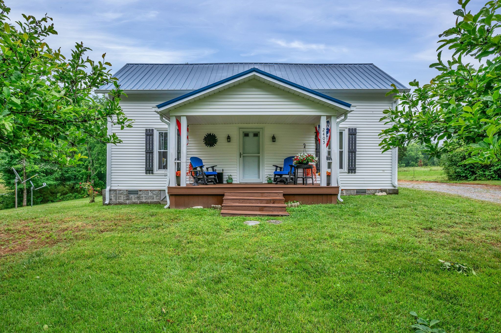 2405 Little Bartons Creek Rd North — photo