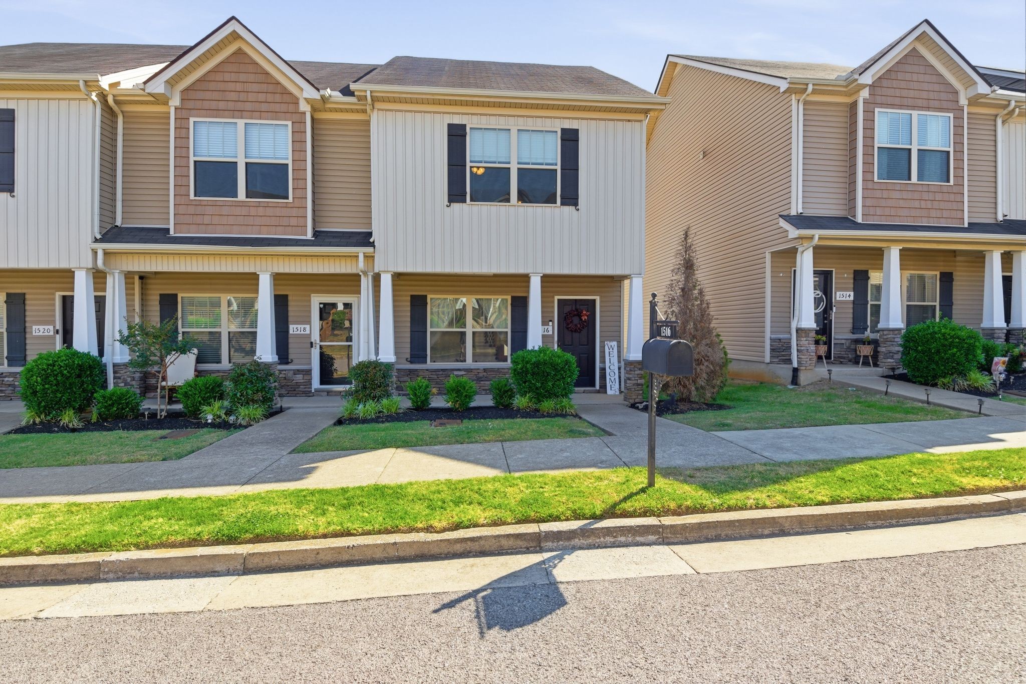 1516 Sprucedale Dr — photo