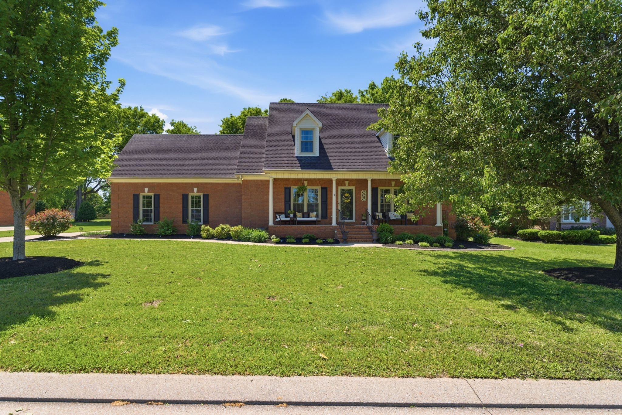 808 Peconic Pl — photo