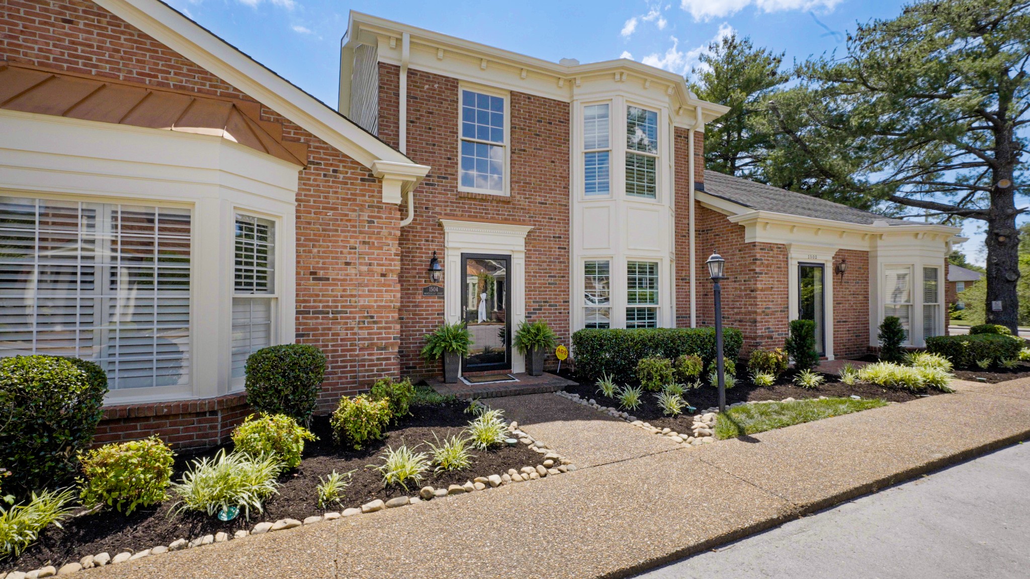1504 Monticello Ct — photo
