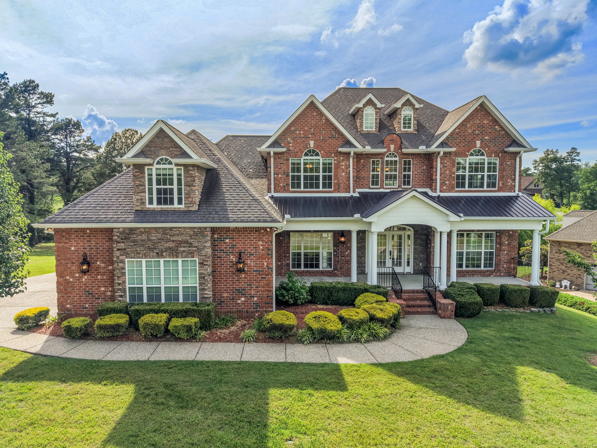511 Country Club Dr — photo