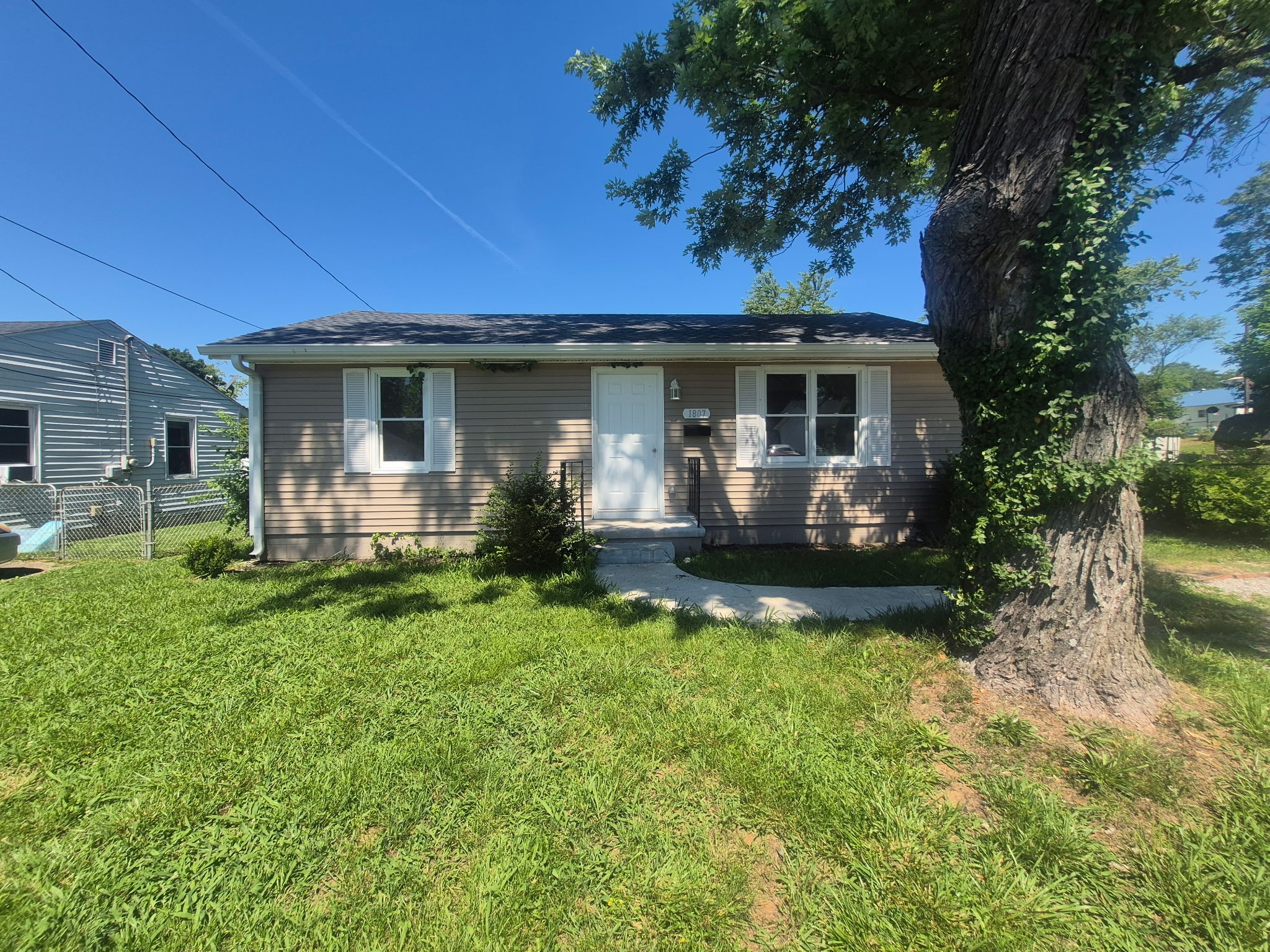 1807 McHenry Dr — photo