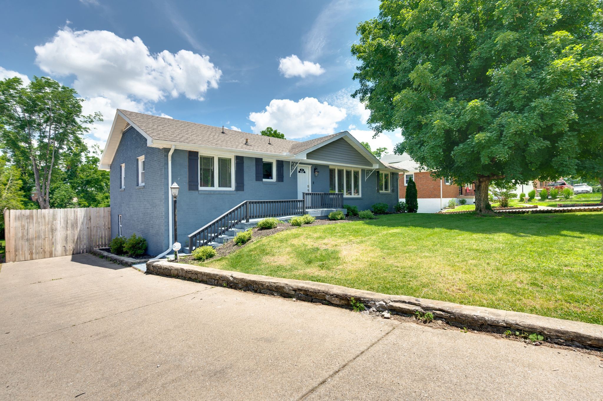 540 River Rouge Dr — photo