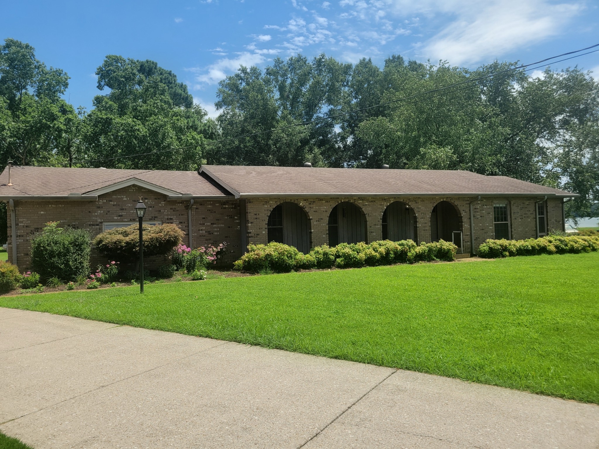 110 Meadowlake Ct — photo