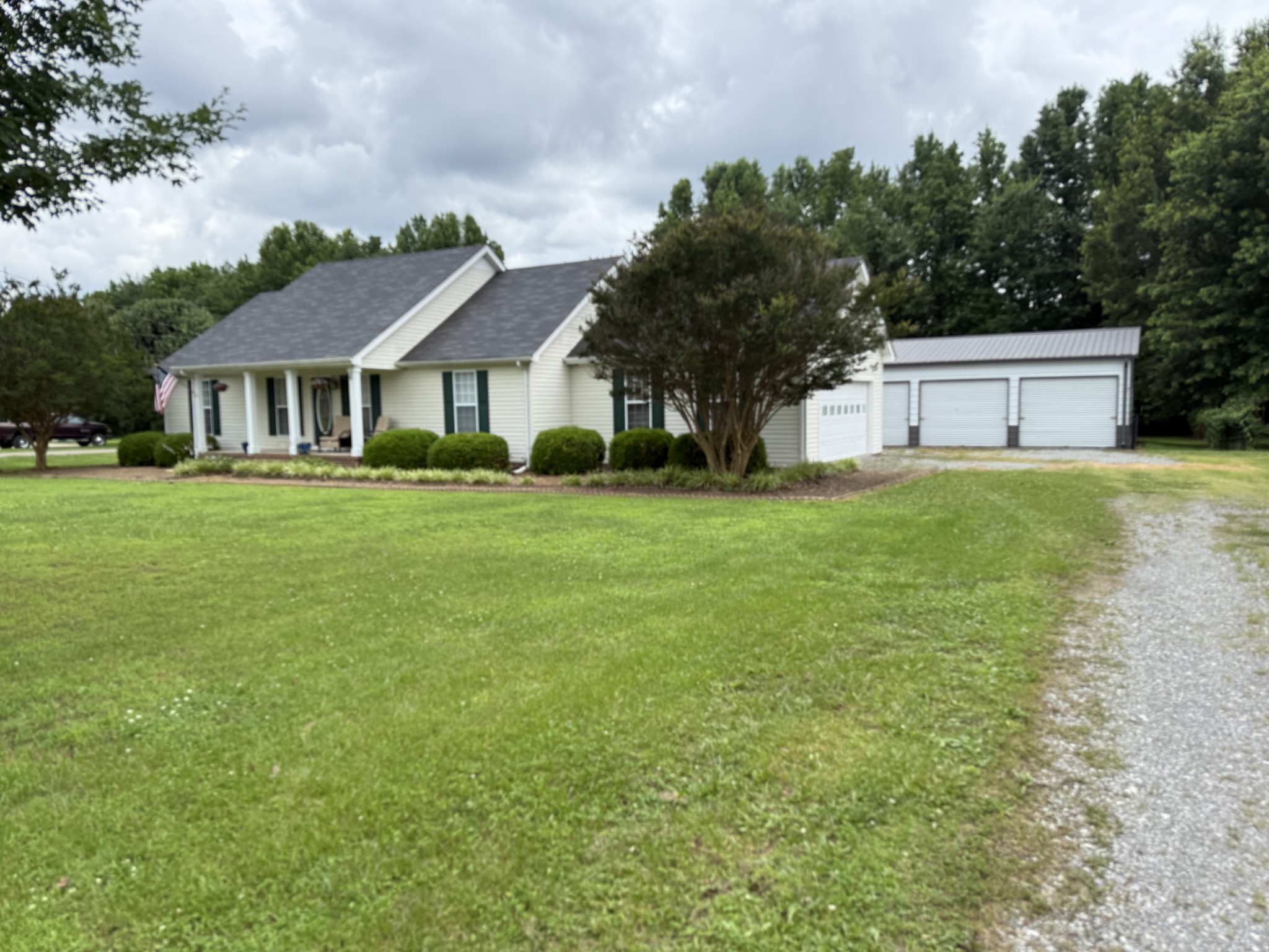 28 Long Meadow Dr — photo
