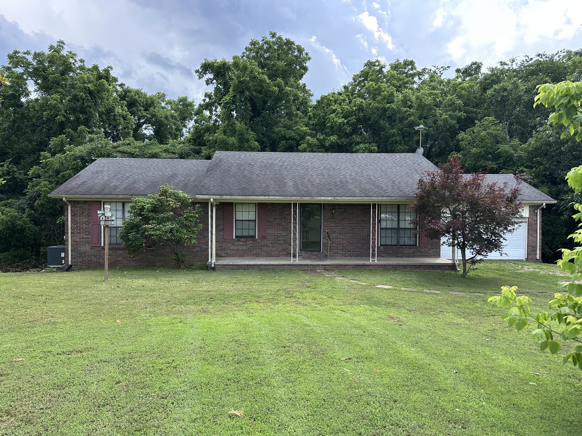 586 Iron City Rd — photo
