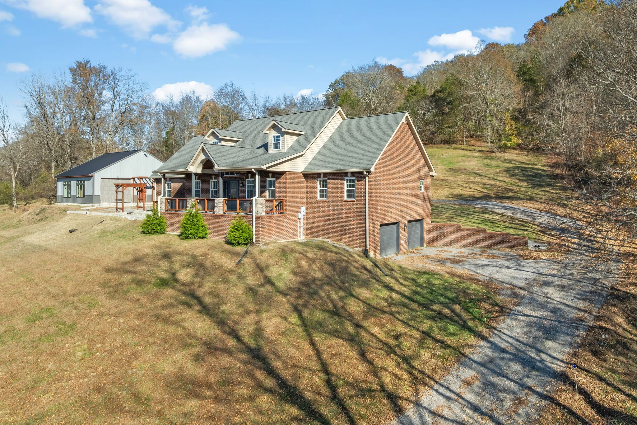 57 Lakeside Dr — photo