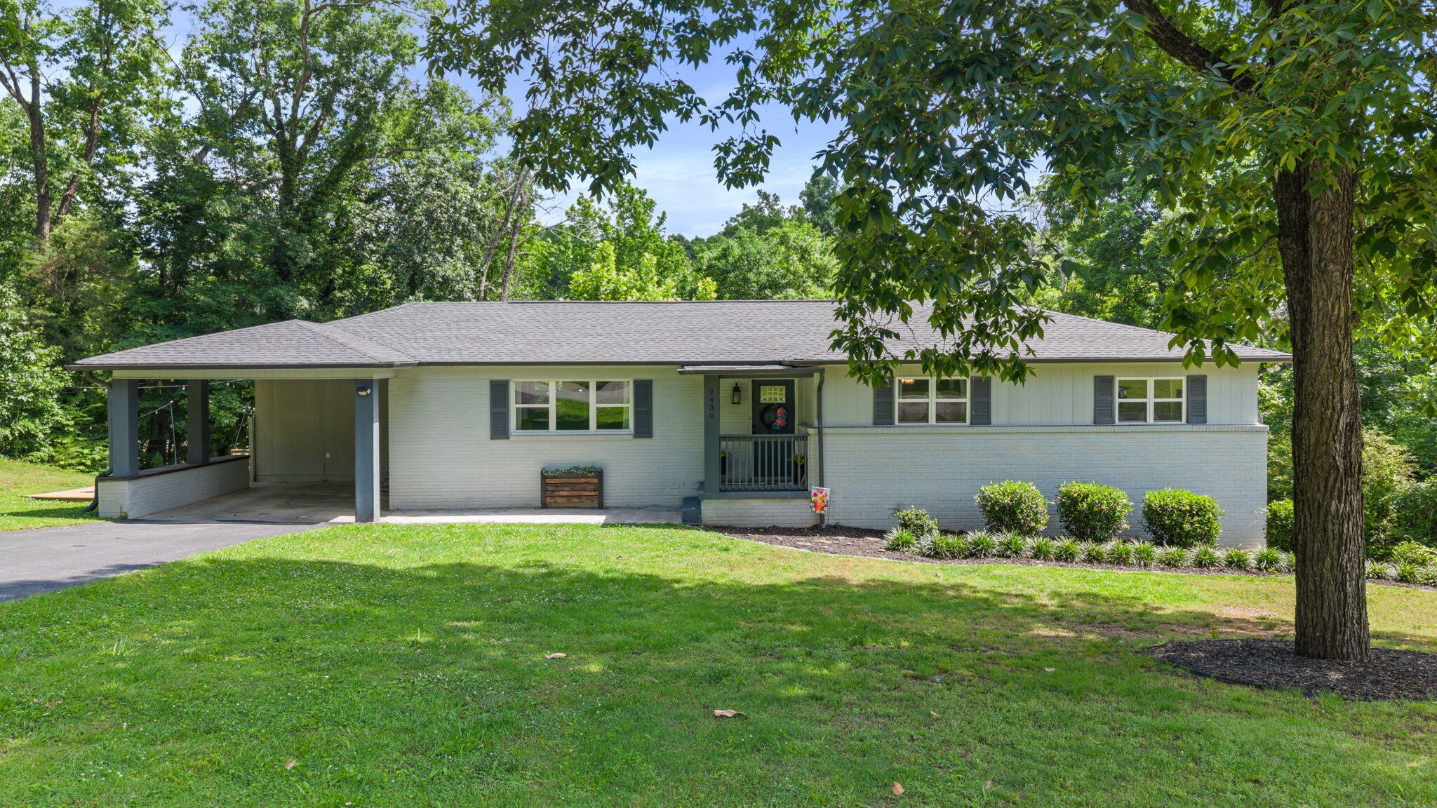 2430 Walnut Drive, NW — photo