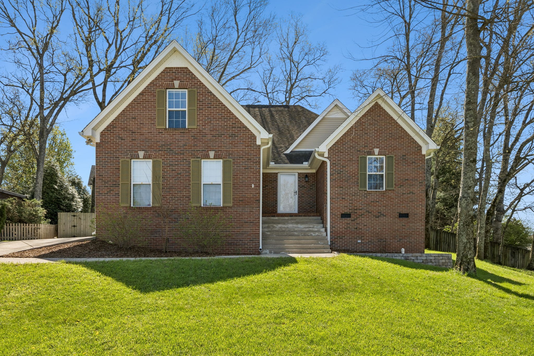1615 Pacer Ct — photo
