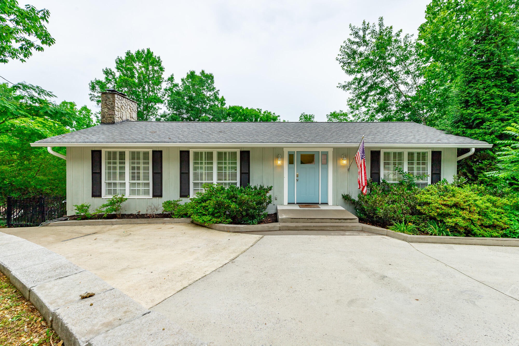 1043 Clift Cave Drive — photo