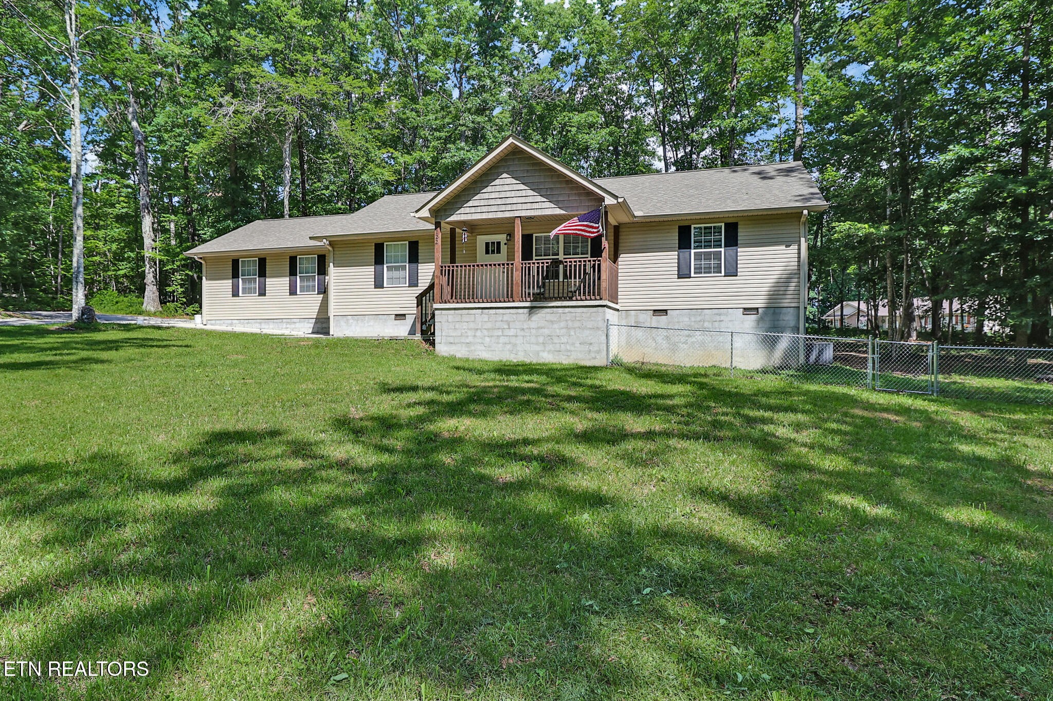 122 Jay Loop, Jamestown, TN 38556 — photo 2