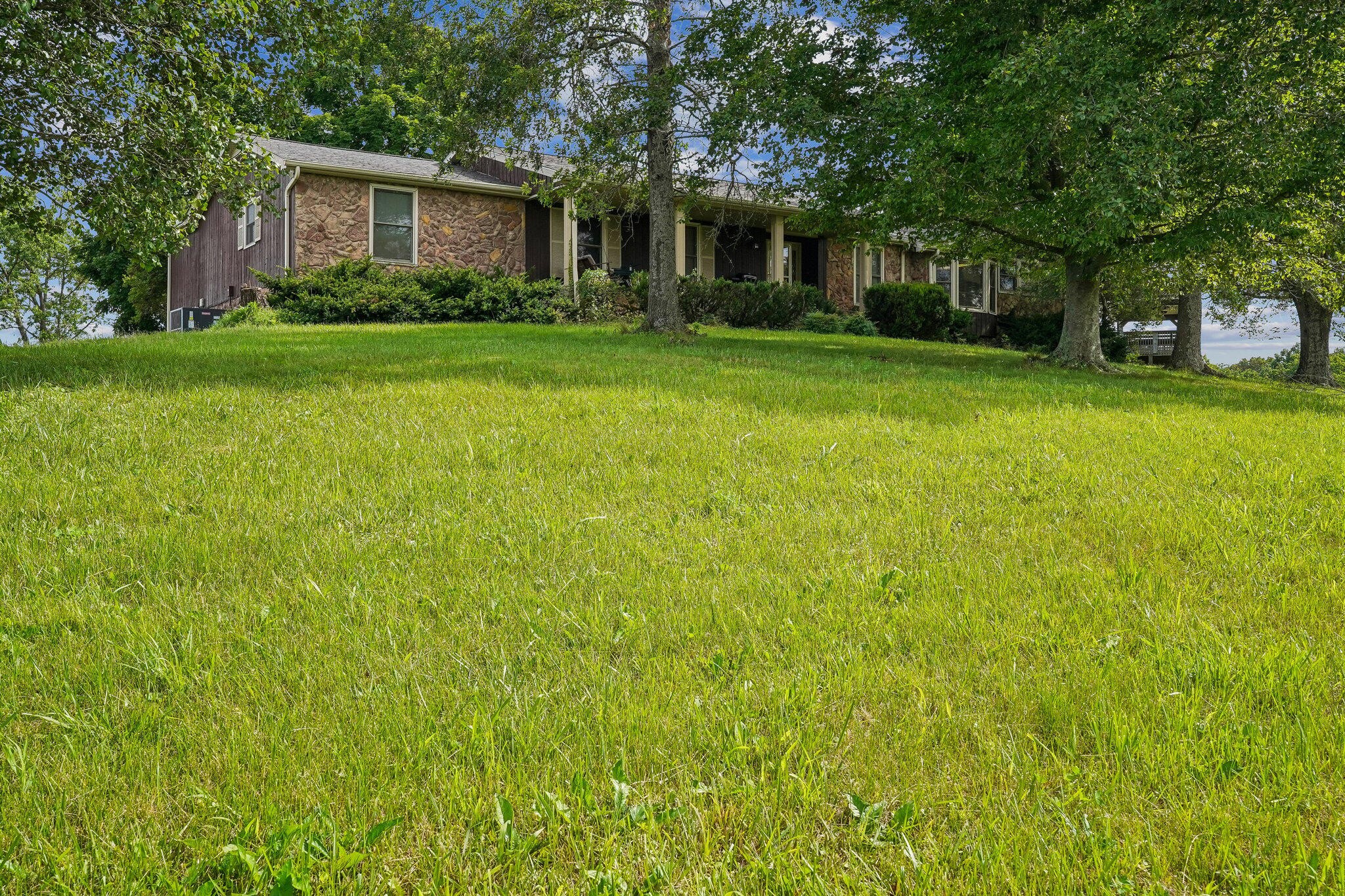 2351 Long Hollow Pike — photo