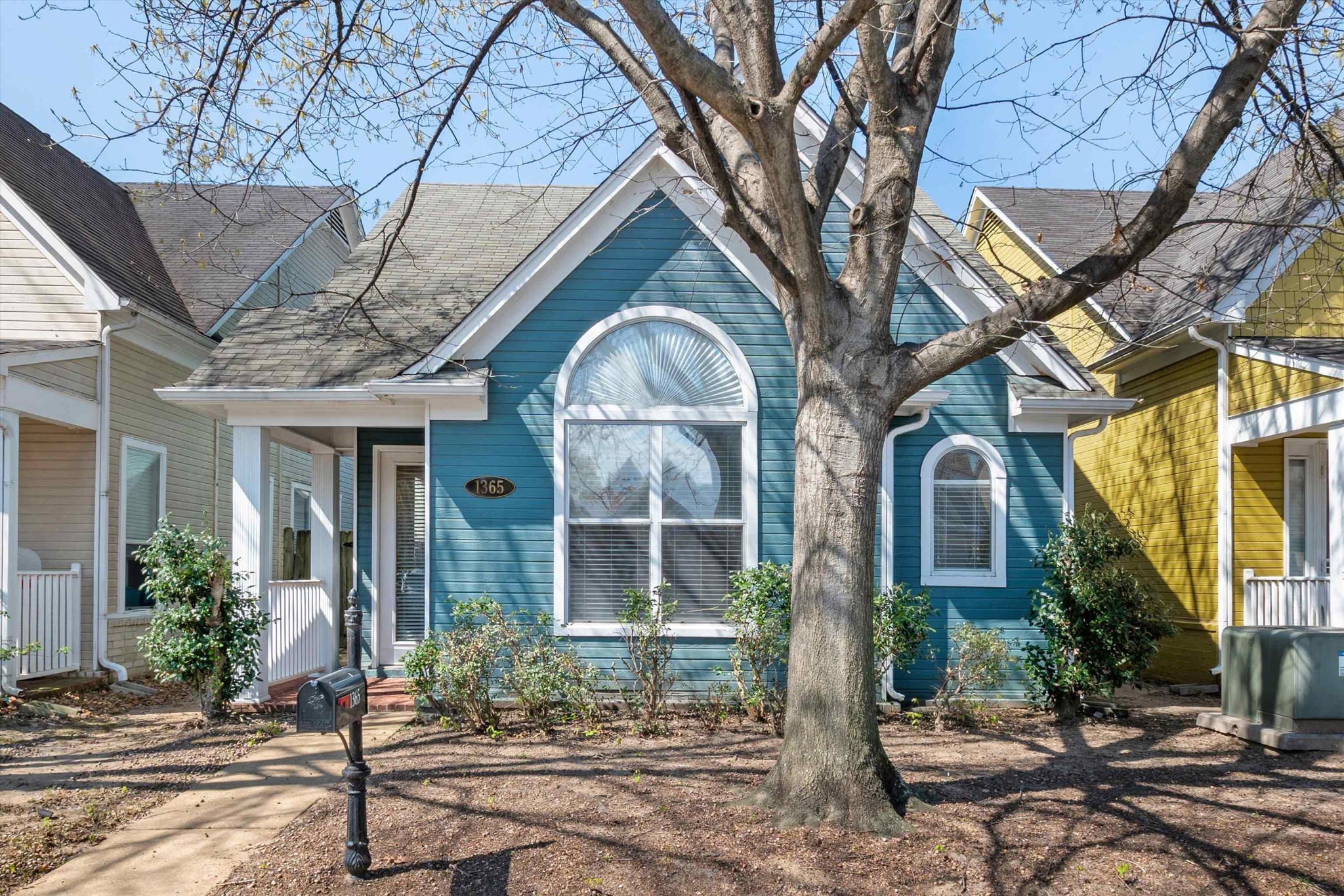 1365 Harbor Park Dr — photo