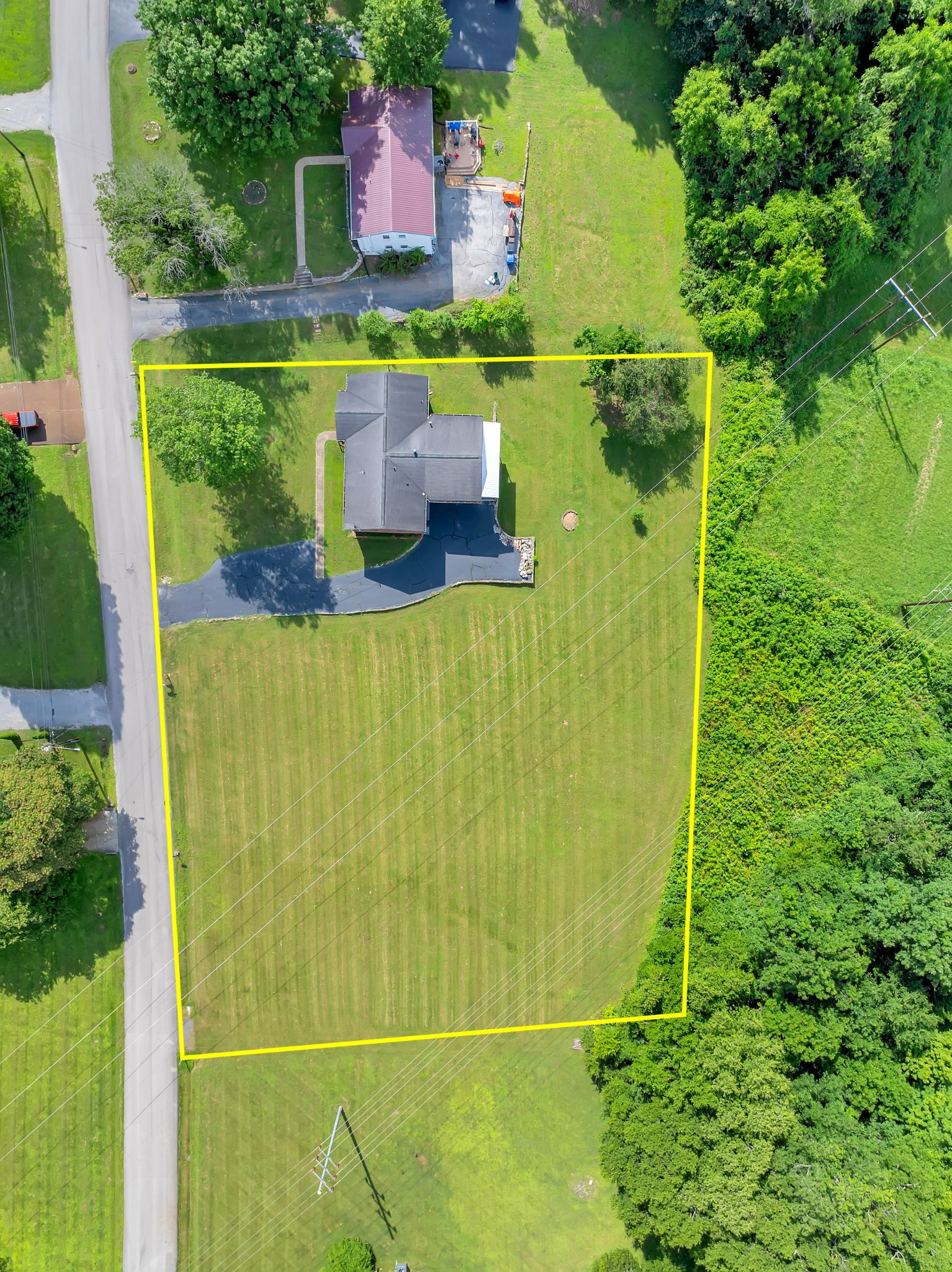 308 Lake Dr — photo