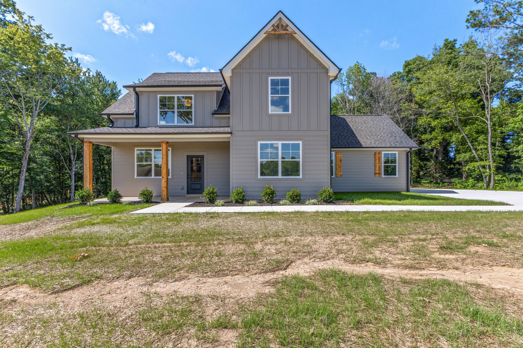 1001 Walnut Grove Rd — photo