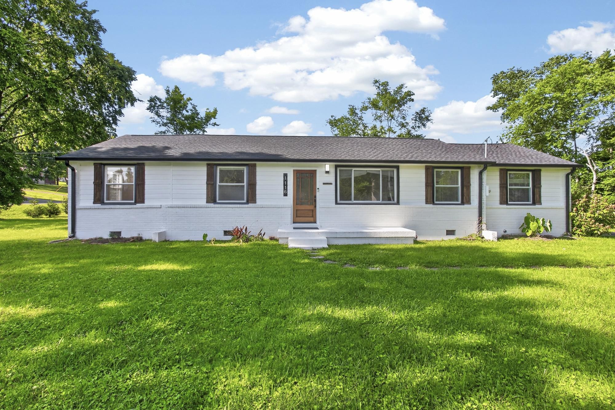 1116 Westchester Dr — photo
