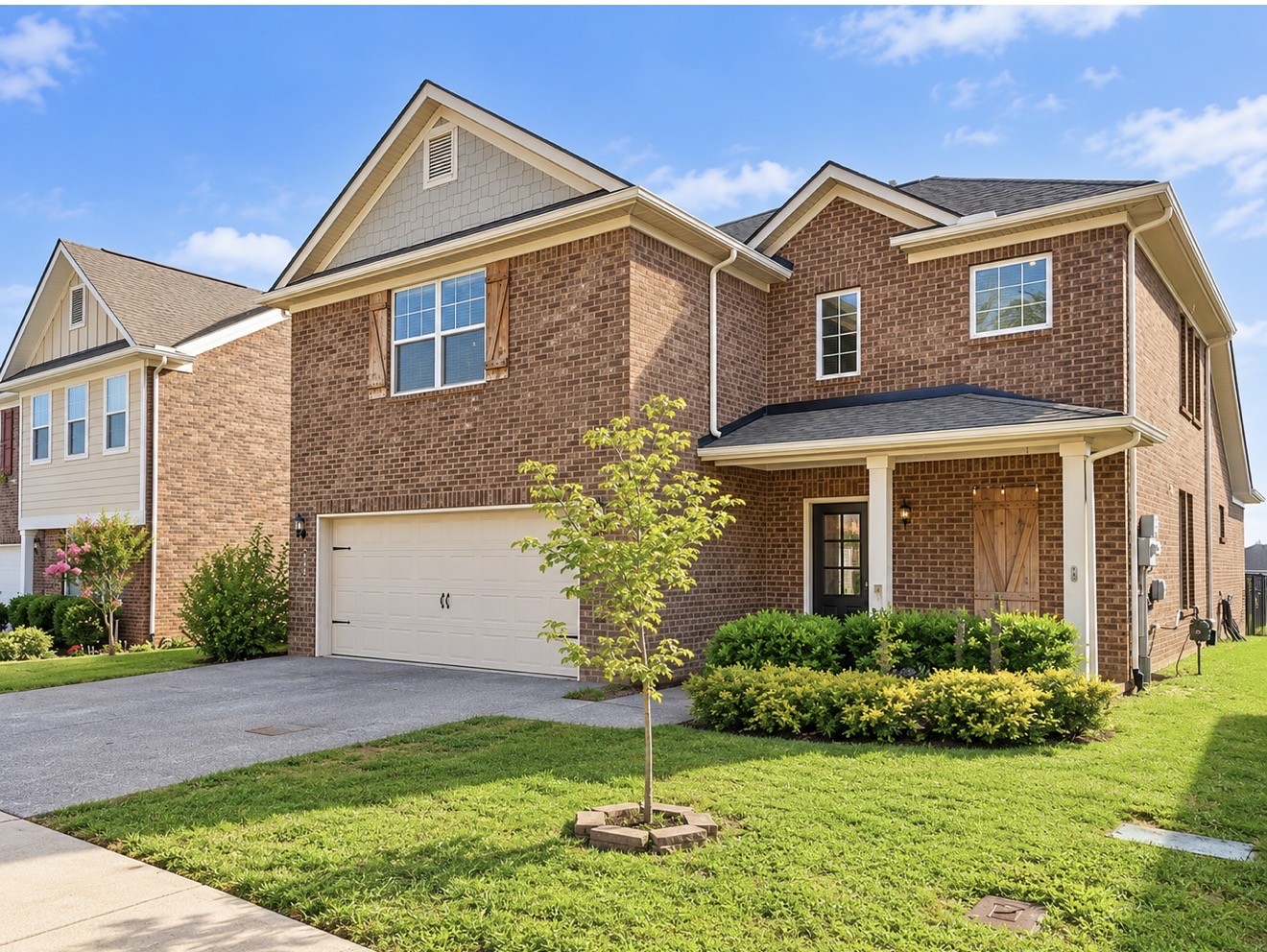 300 Black Thorn Ln — photo