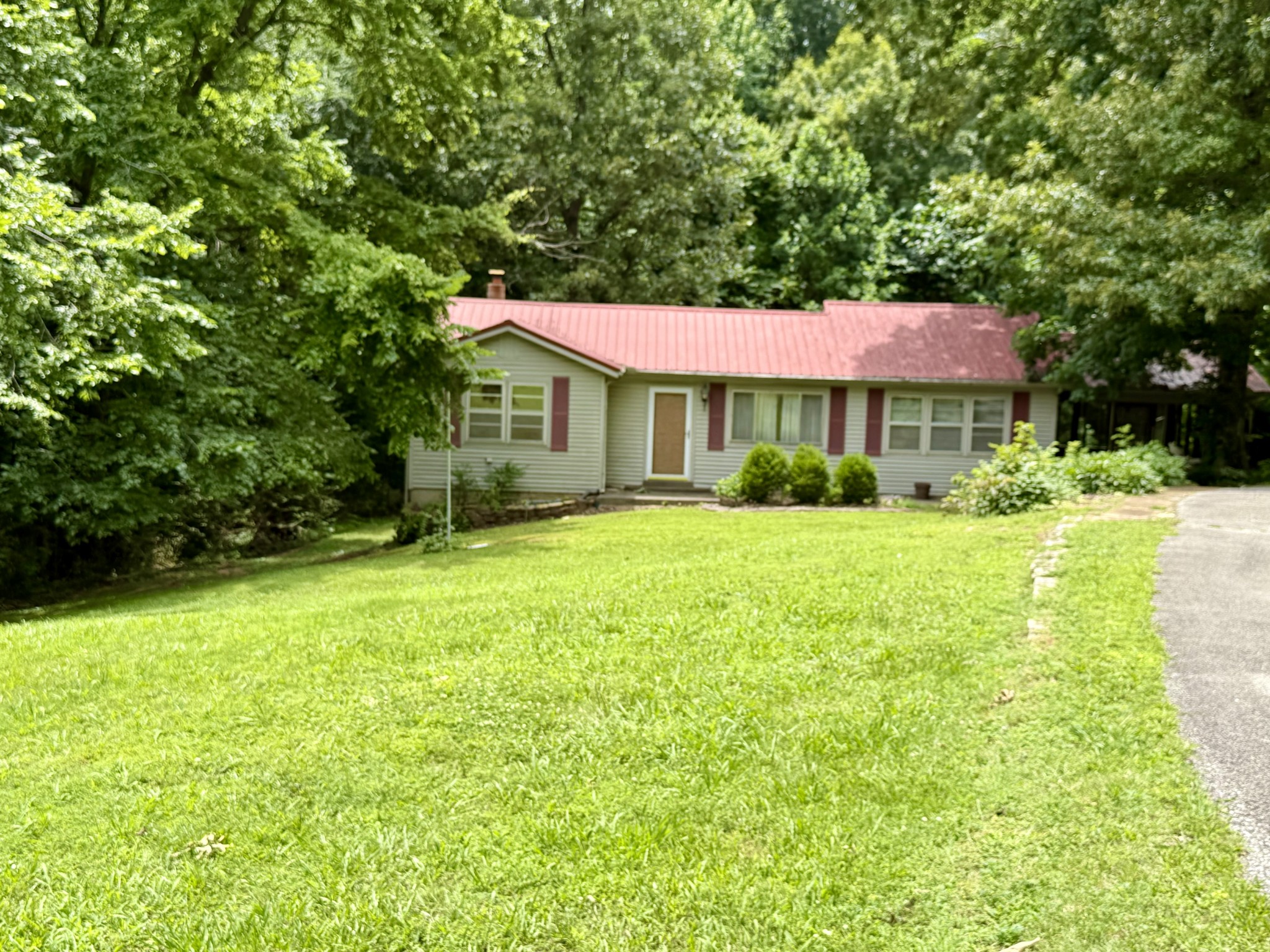 2155 Spring Hill Road, Paris, TN 38242 — photo 2