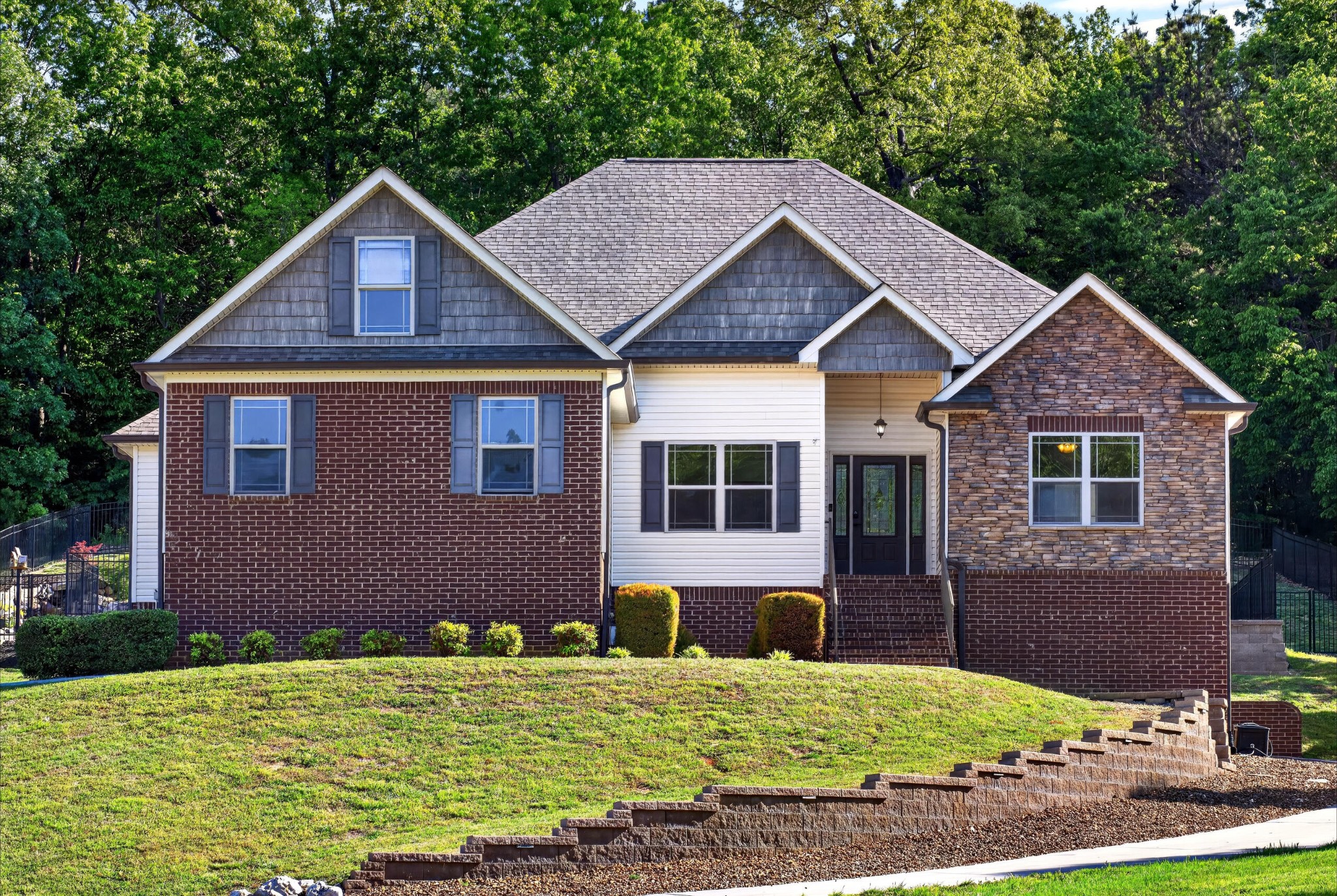 351 Broken Arrow Lane, SW — photo