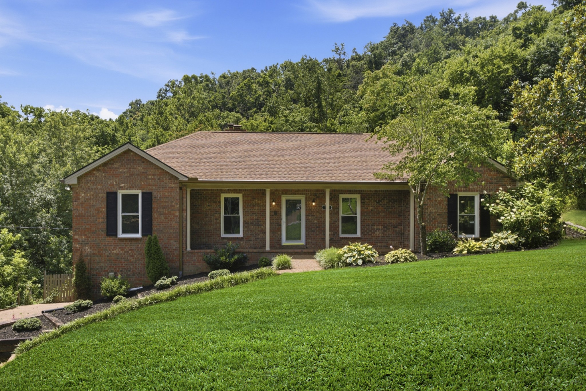 111 Dogwood Ln — photo