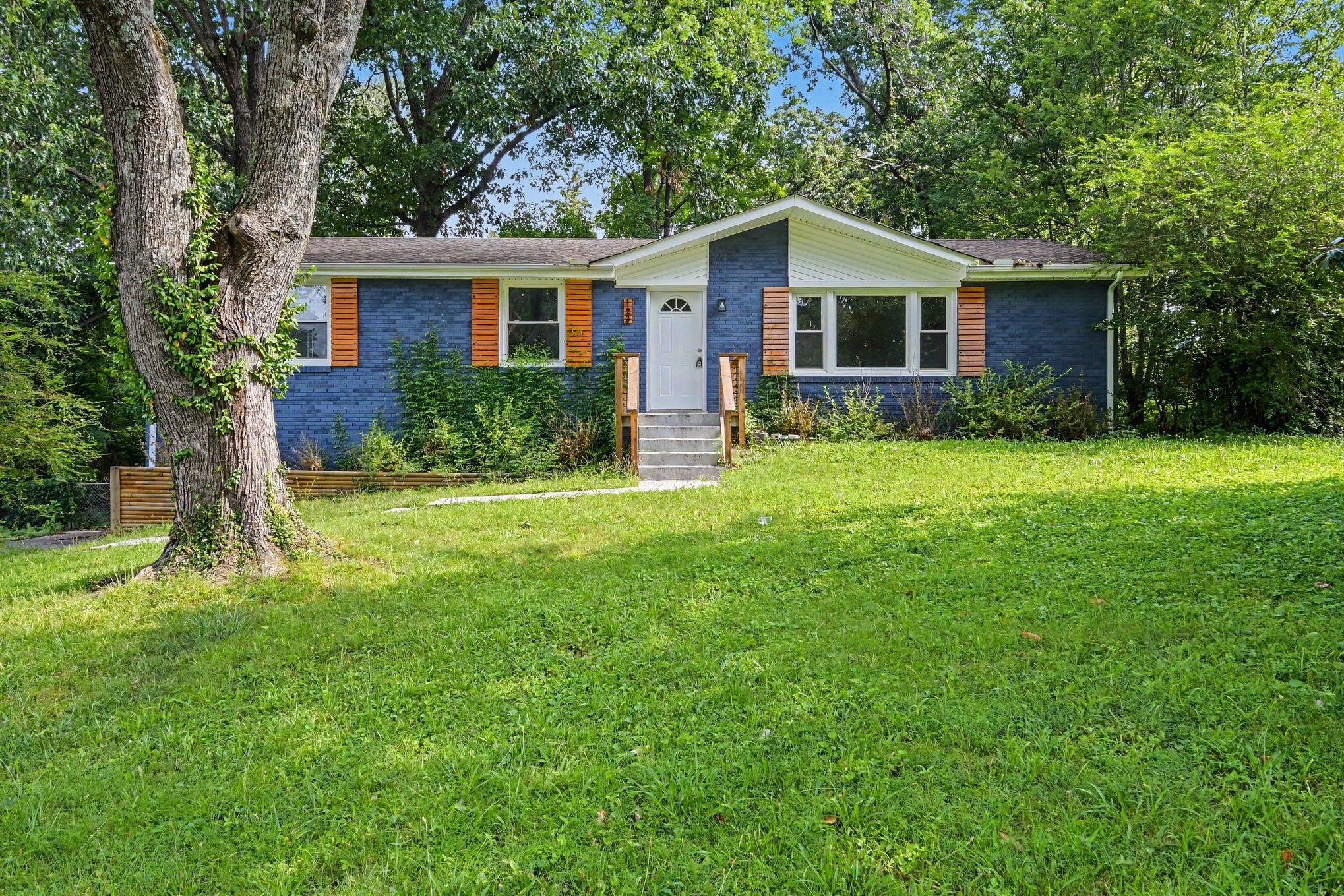 123 Stone Mountain Rd — photo